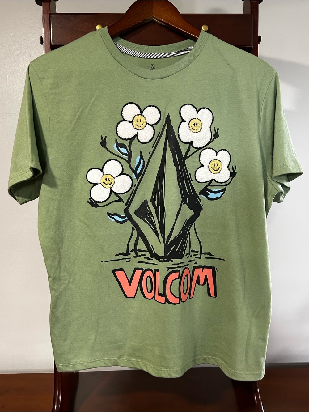 Volcom Juniors XL 14/16 True to the Daisies Green Graphic Tee Flower Embroidery
